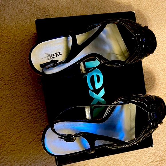 Very cute platform sandals - Picture 2 of 3